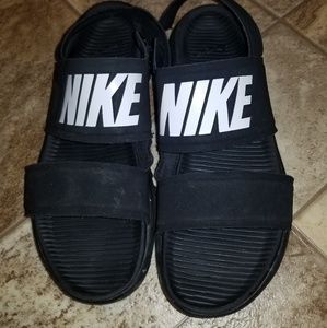 Nike sandals sz 10 womens